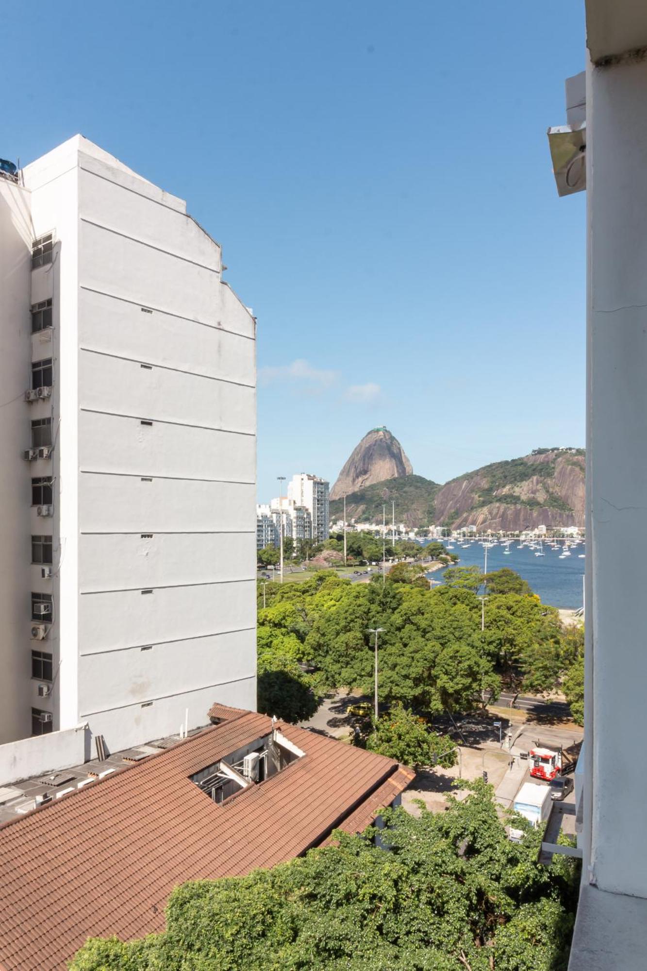 Adoravel A Poucos Minutos Do Pao De Acucar - F709 * Rio de Janeiro